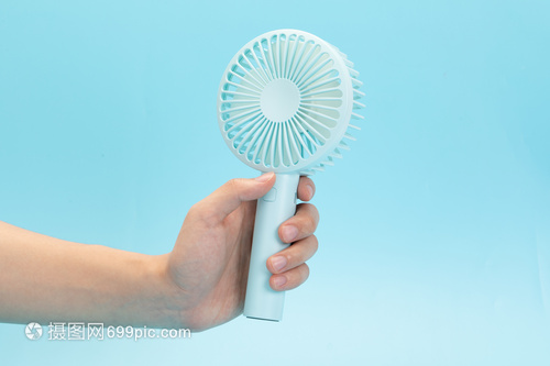 手持迷你小風(fēng)扇 輕盈夏日，清涼隨行